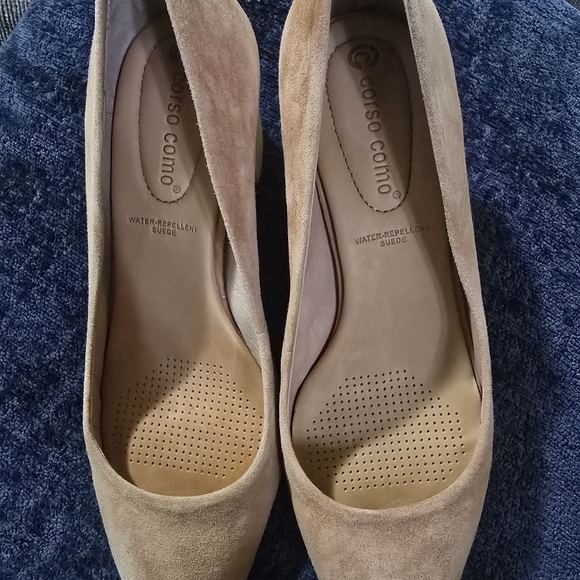 Corso Como Women's Tan Suede Pumps - Picture 1 of 6